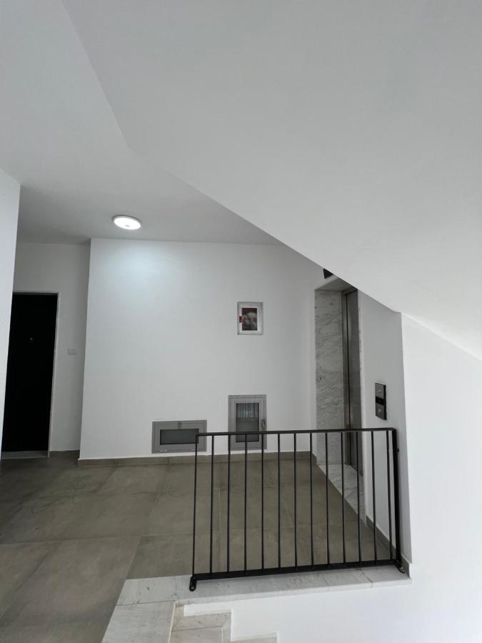 Appartement Blanc 7 *